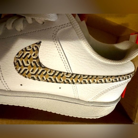 NIKE COURT VISION LO SNEAKERS - New in Box - Picture 8 of 12